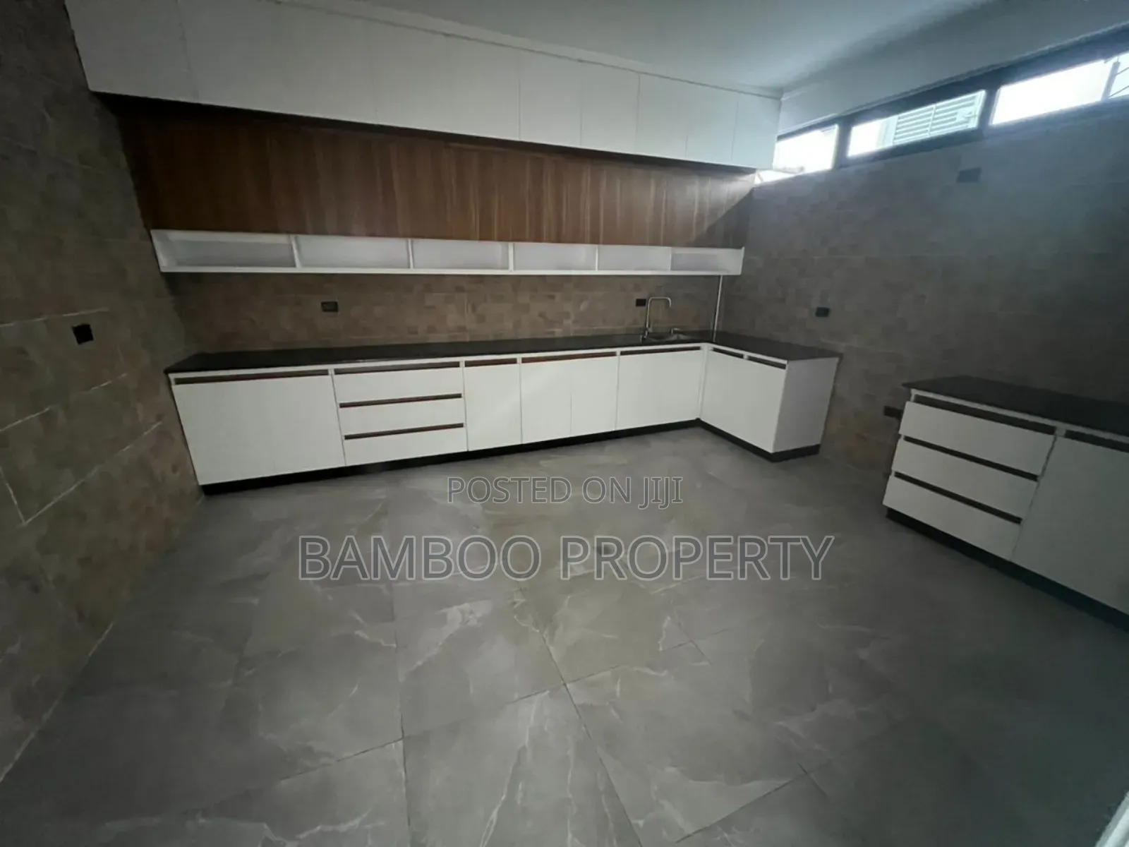 4bdrm House in Bole for rent