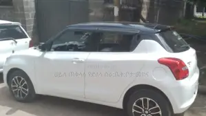 Photo - Suzuki Swift 2022 Off white