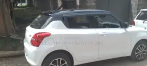 Suzuki Swift 2022 Off white