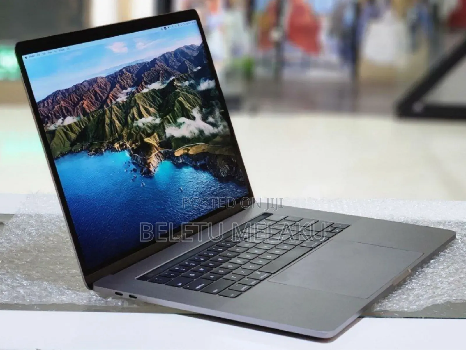 New Laptop Apple MacBook Pro 2017 16GB Intel Core I7 SSD 512GB