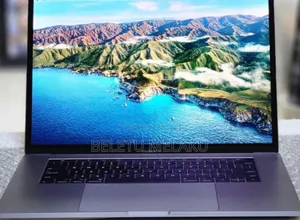 New Laptop Apple MacBook Pro 2017 16GB Intel Core I7 SSD 512GB