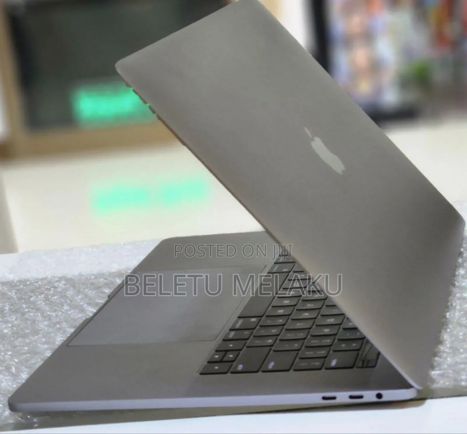 New Laptop Apple MacBook Pro 2017 16GB Intel Core I7 SSD 512GB