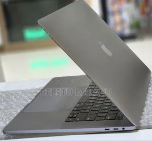 New Laptop Apple MacBook Pro 2017 16GB Intel Core I7 SSD 512GB