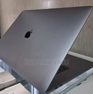 New Laptop Apple MacBook Pro 2019 32GB Intel Core i9 SSD 512GB