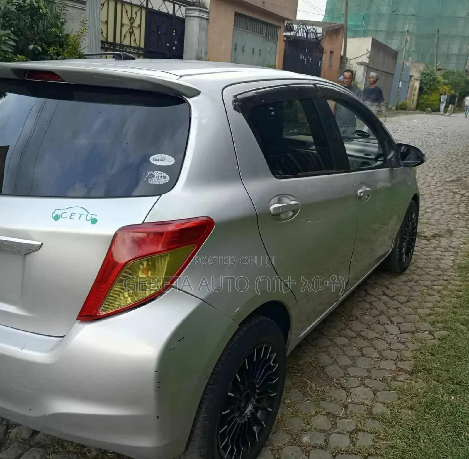 Toyota Yaris 2012 Silver