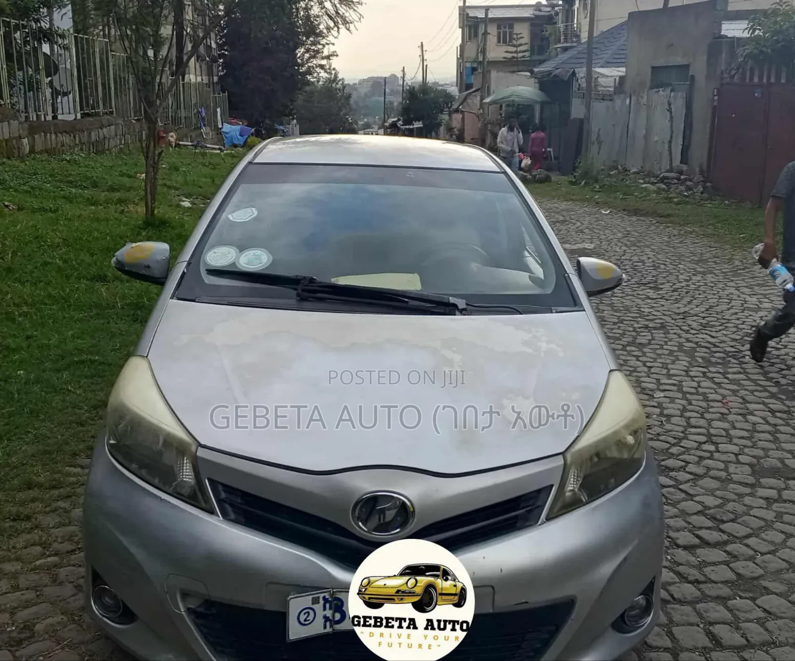 Toyota Yaris 2012 Silver