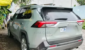 Toyota RAV4 2020 Green