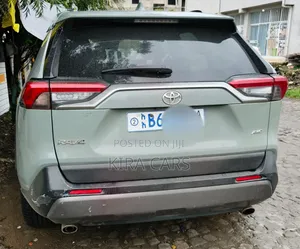 Toyota RAV4 2020 Green