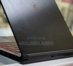 New Laptop MSI GF63 8GB Intel Core I5 SSD 1T