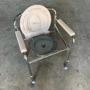Commode Chair粵三toilet Chair Is a Practical and Safe Option for People