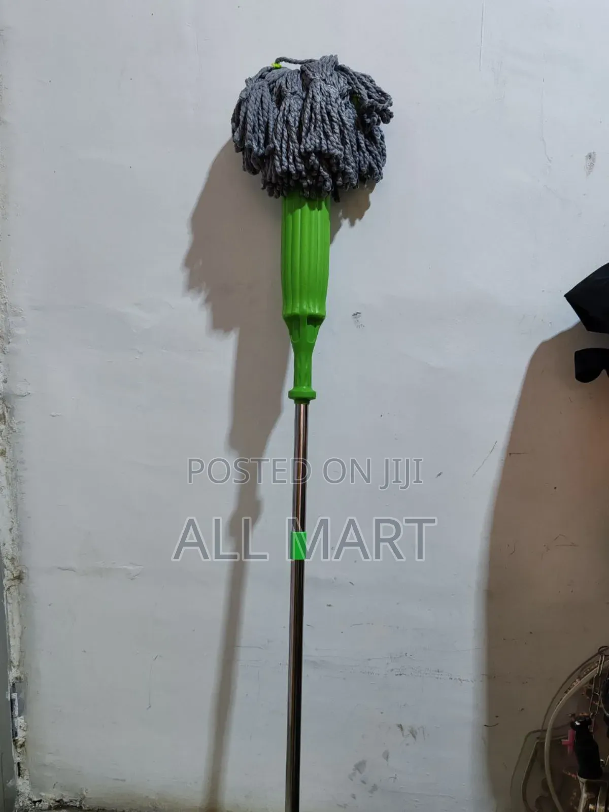 እራሱ ወልዉል እራሱ የሚጨምቅ :