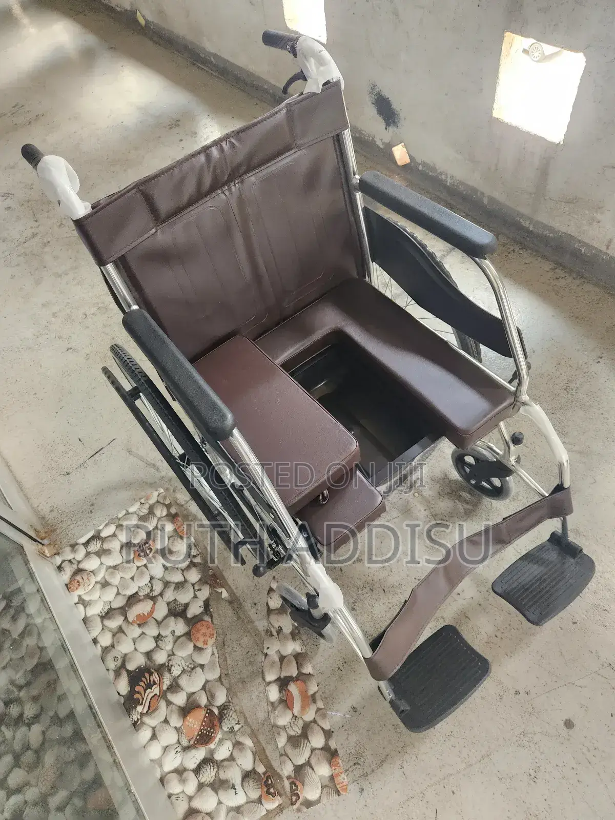 Poty Wheelchair仔在commode Wheelchair仔的wheelchair㠭我poty Wheelchair New