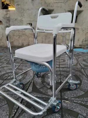 Patient Pot Chair豁ضwith Wheeled Toilet Chair፭~Small Wheels(Smooth)