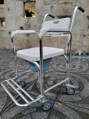 Photo - Toilet Chair驌፬commode₦咦movable Footrest a Handle
A Detachable Bedpan