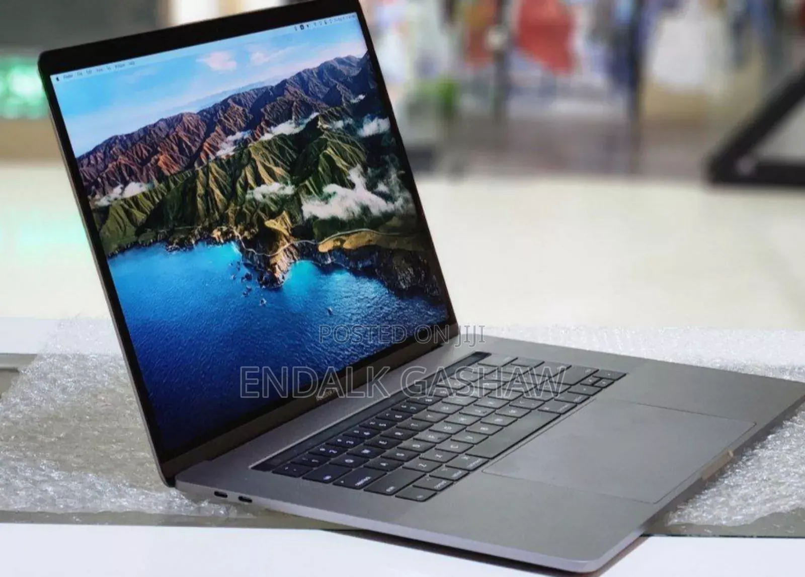 New Laptop Apple MacBook Pro 2017 16GB Intel Core I7 SSD 512GB