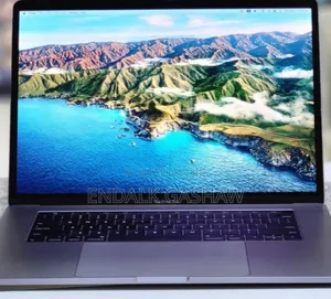 New Laptop Apple MacBook Pro 2017 16GB Intel Core I7 SSD 512GB