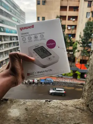Photo - Yuwell Blood Pressure Monitor庭院digital Bp Monitor Brand New