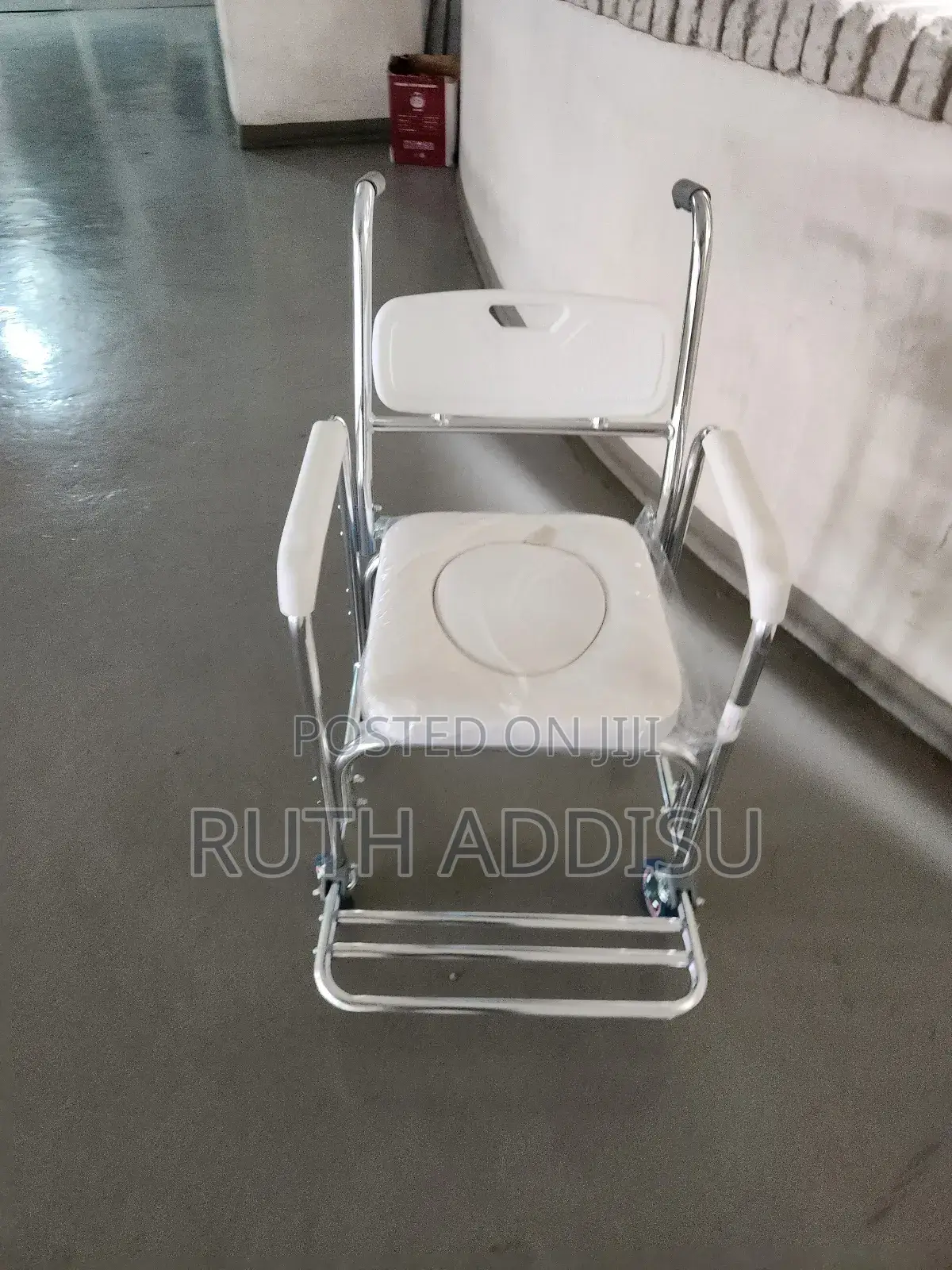 Commode White Neat Commode Mini Wheelchair名字strong Wheelchair Poty
