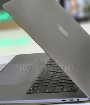 New Laptop Apple MacBook Pro 2017 16GB Intel Core I7 SSD 512GB