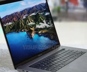 New Laptop Apple MacBook Pro 2017 16GB Intel Core I7 SSD 512GB