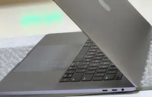 New Laptop Apple MacBook Pro 2017 16GB Intel Core I7 SSD 512GB