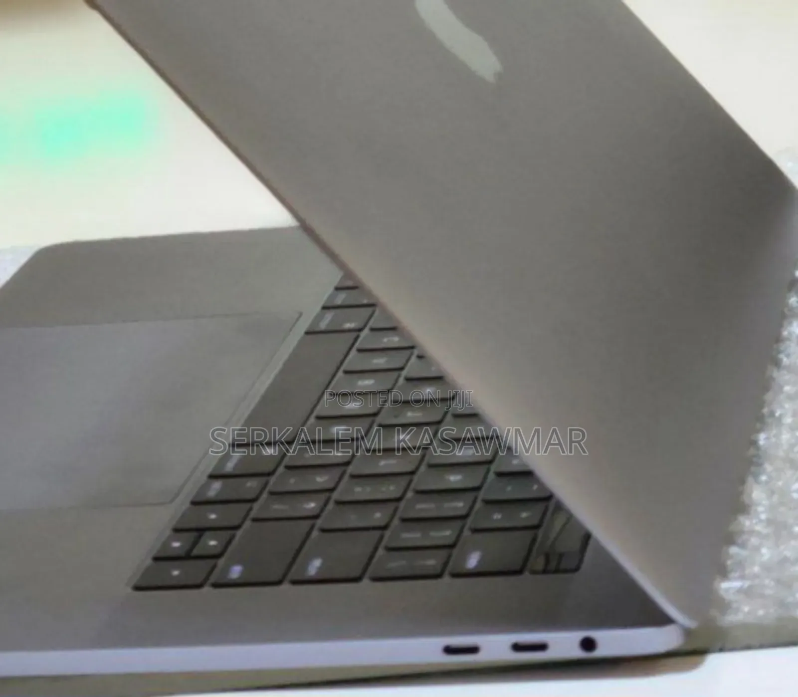 New Laptop Apple MacBook Pro 2017 16GB Intel Core I7 SSD 512GB