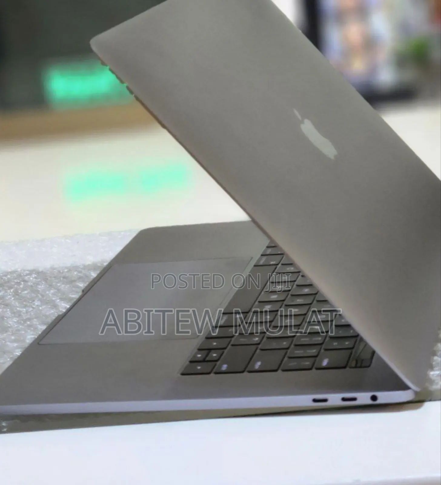 New Laptop Apple MacBook Pro 2017 16GB Intel Core I7 SSD 512GB