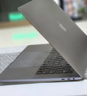 Photo - New Laptop Apple MacBook Pro 2017 16GB Intel Core I7 SSD 512GB