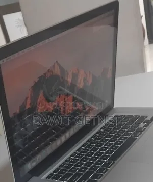 Photo - New Laptop Apple MacBook Pro 2017 4GB Intel Core I7 SSD 512GB
