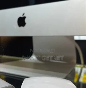 Photo - New Laptop Apple MacBook Air 2020 M1 16GB Intel Core I7 SSD 1T