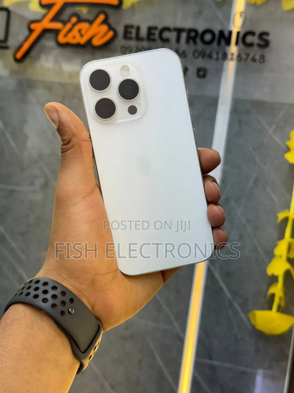 New Apple iPhone 16 Pro 256 GB Silver