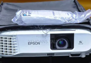 Brand New Epson Projector Has Remote Model Name: Eb-X39 Hardwar