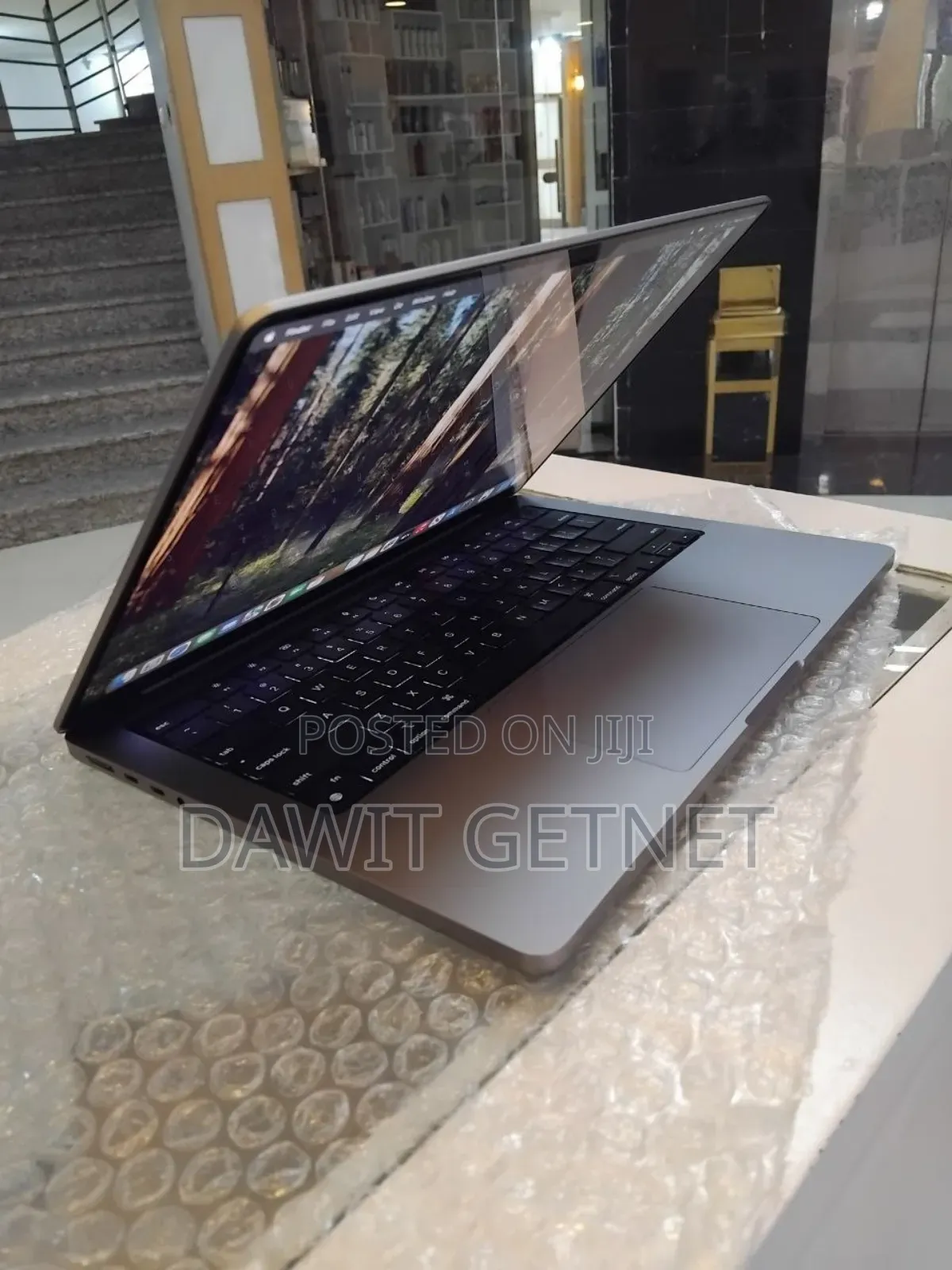 New Laptop Apple MacBook Pro M1 16GB Apple M1 Pro SSD 512GB