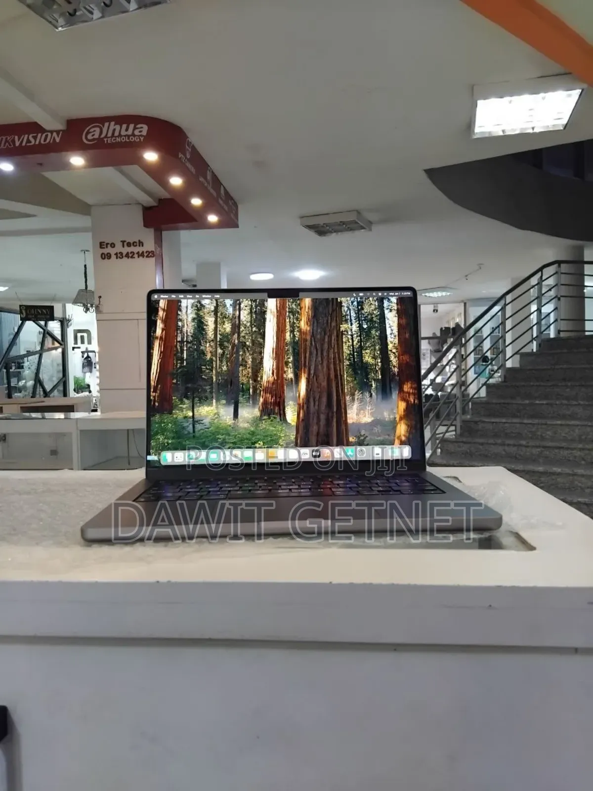 New Laptop Apple MacBook Pro M1 16GB Apple M1 Pro SSD 512GB