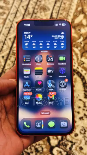 Photo - Apple iPhone 13 128 GB Red