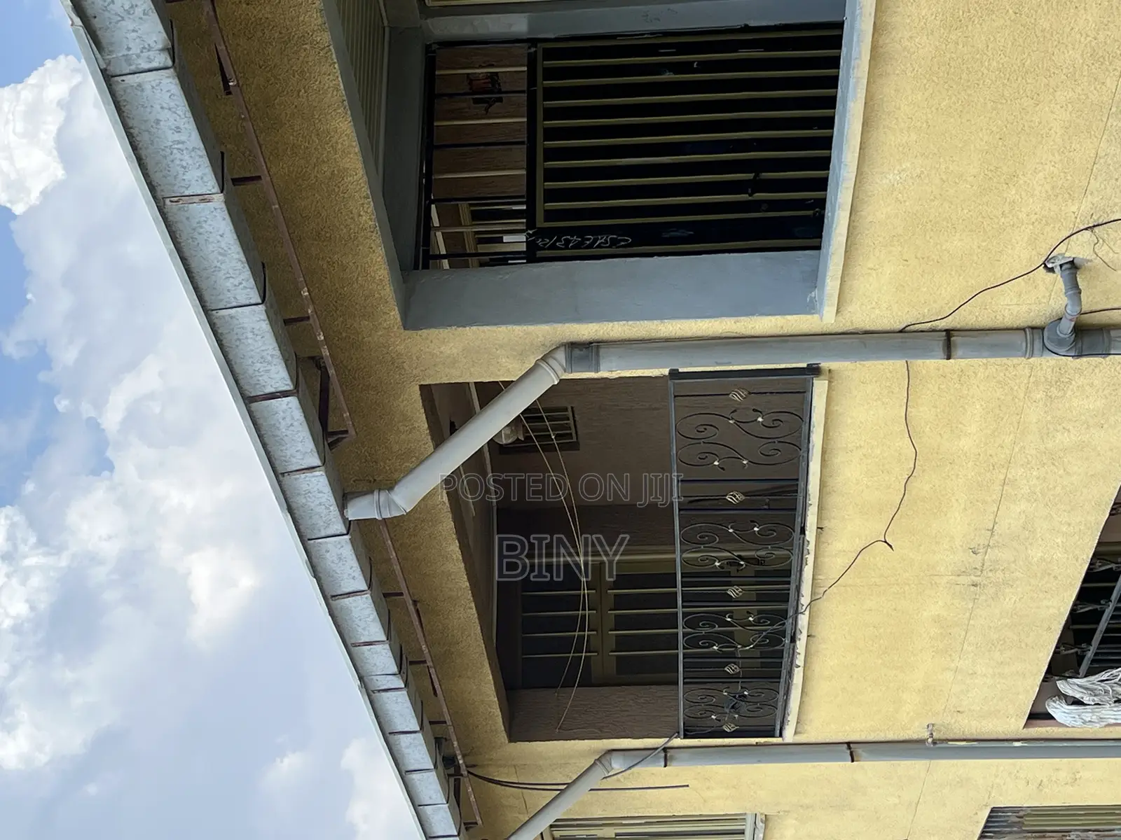 3bdrm Condo in 49 Mazoria, Bole for rent