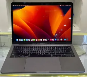 Photo - New Laptop Apple MacBook Pro 2017 16GB Intel Core I7 SSD 512GB