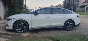 Photo - Volkswagen ID.7 2025 White