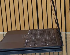 Photo - New Laptop Apple MacBook Air 2025 M4 13-Inch 16GB Apple M4 SSD 256GB