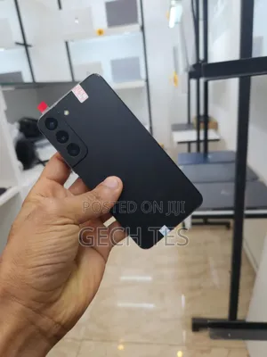 New Samsung Galaxy S22 5G 128 GB Black