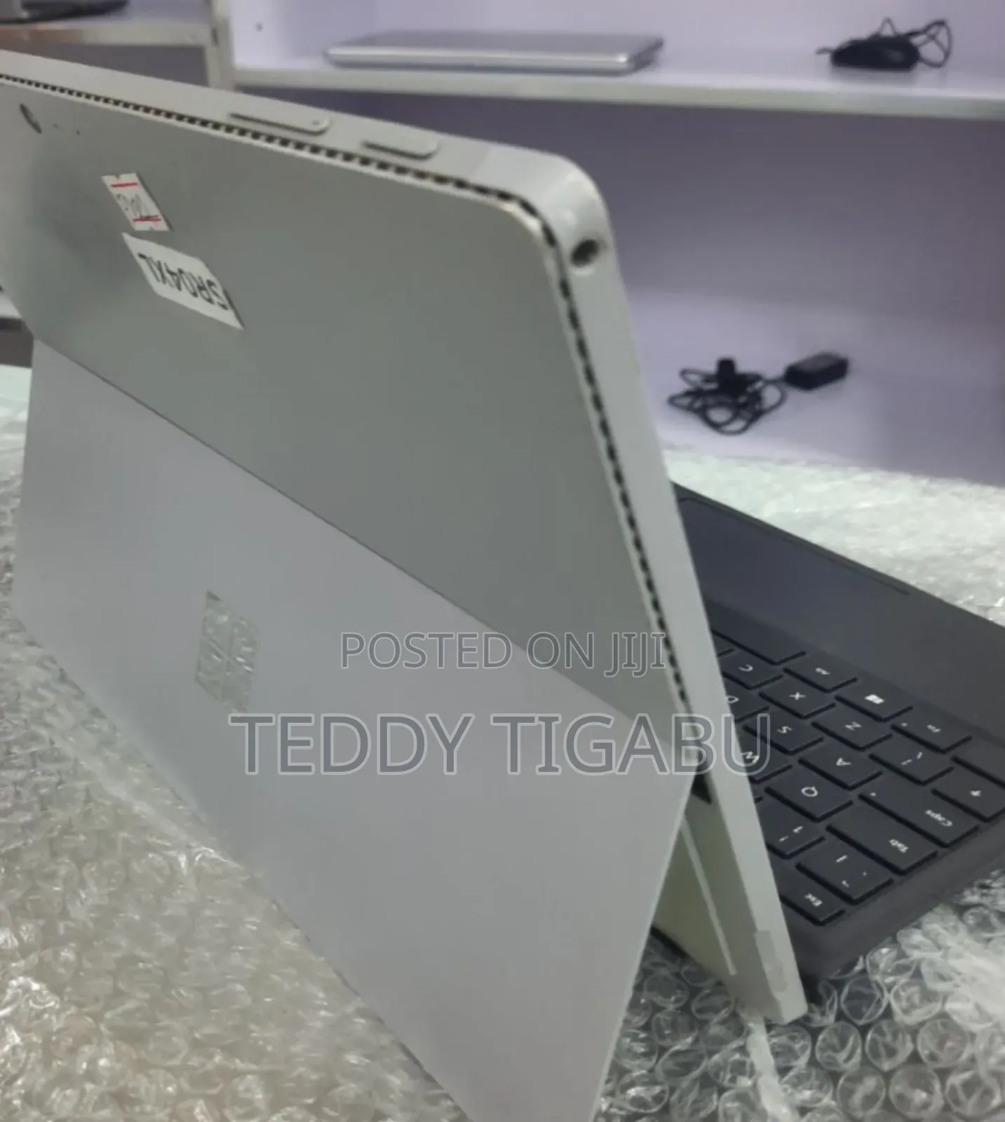 New Laptop Microsoft Surface Pro 4 8GB Intel Core I5 SSD 1T