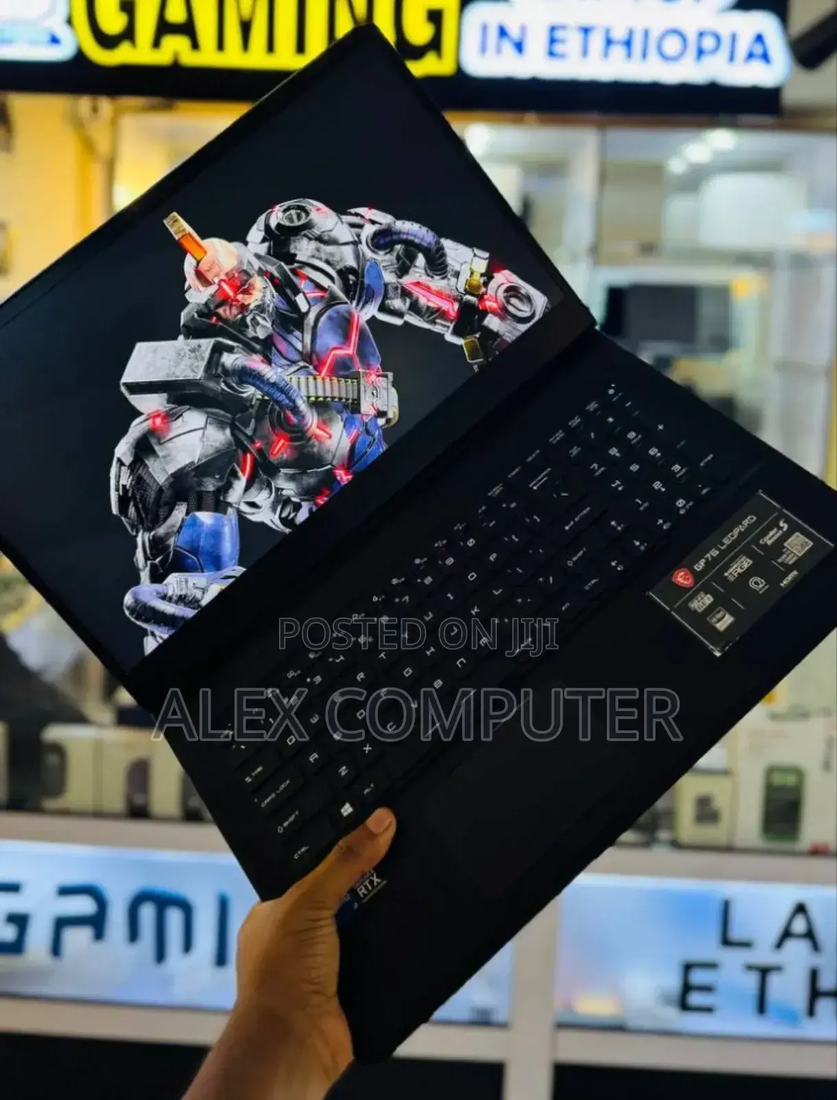 New Laptop MSI GP75 Leopard 16GB Intel Core I7 SSD 512GB