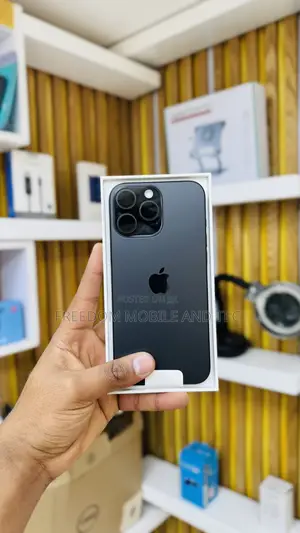 New Apple iPhone 16 Pro Max 1 TB Black