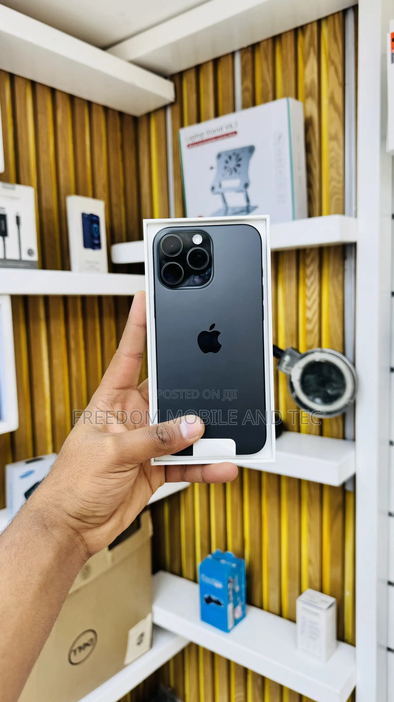 New Apple iPhone 16 Pro Max 1 TB Black