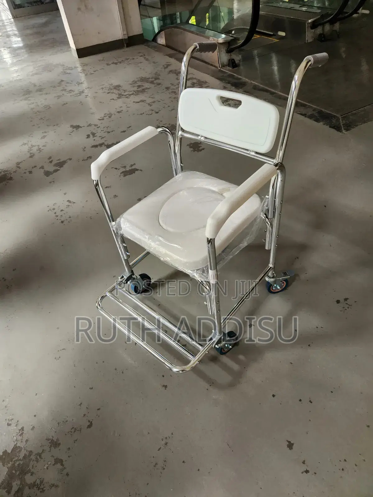 Toilet Wheelchair傳媒commode Brand New Wheelchair麩羅safety Wheelchair New