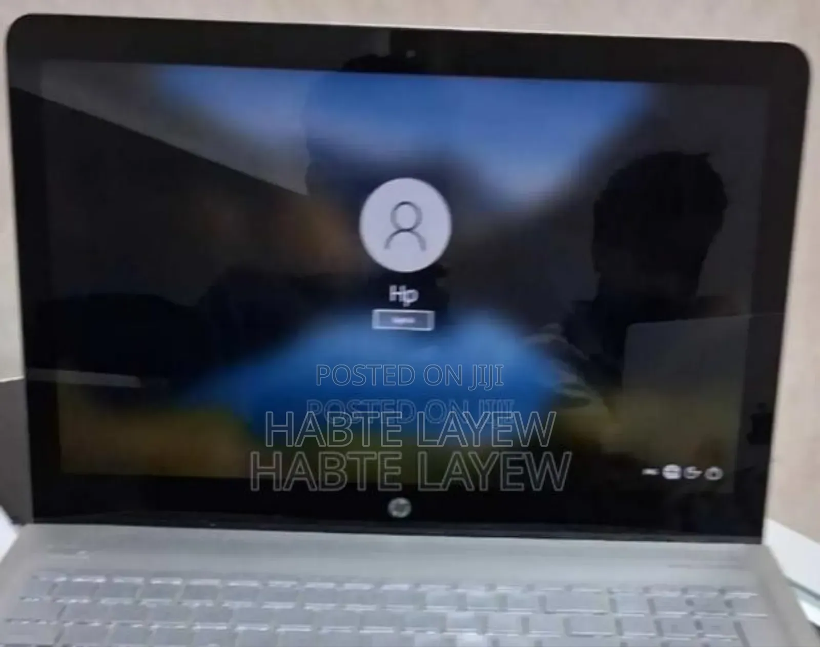 New Laptop HP Envy X360 8GB Intel Core i5 SSD 1T