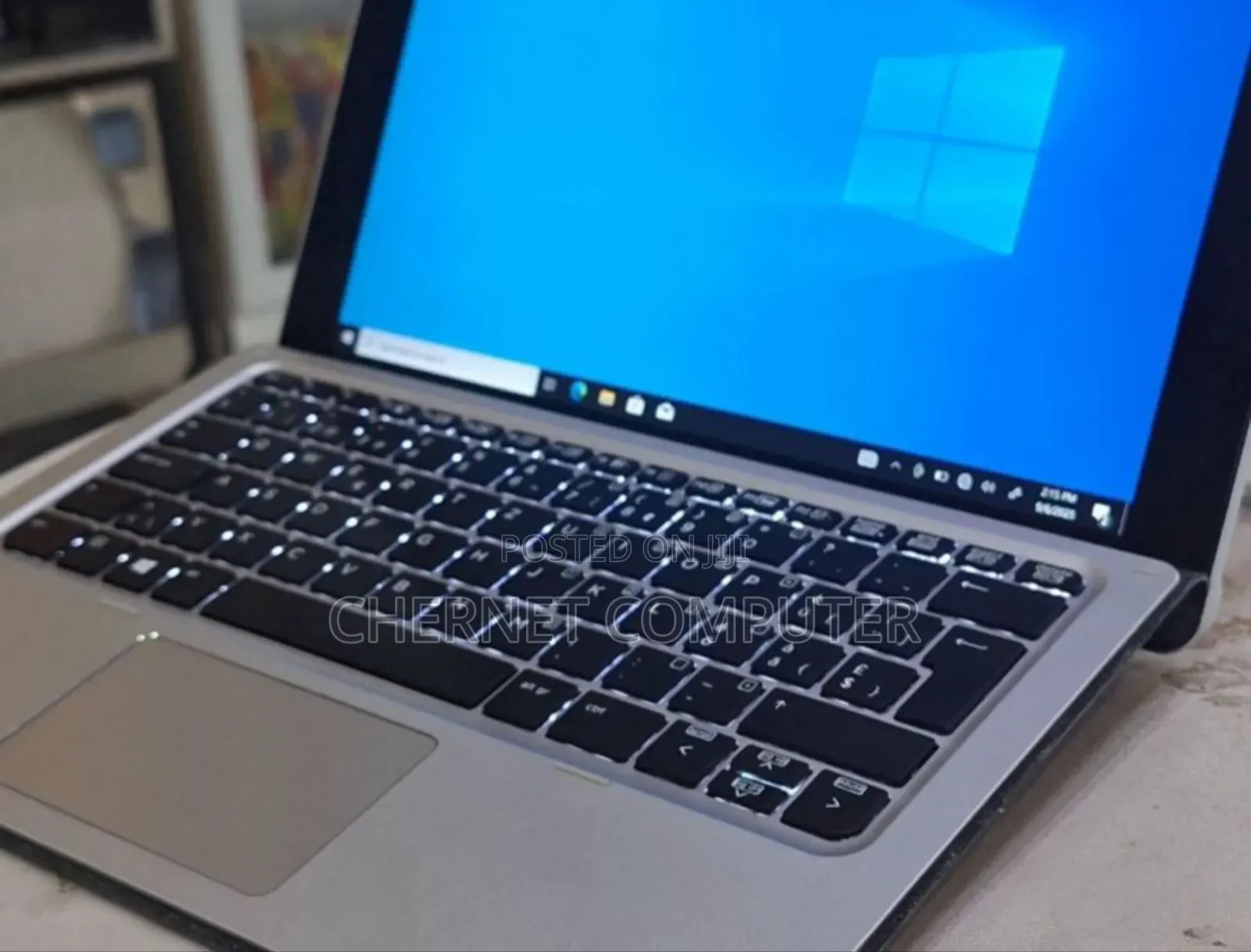 New Laptop HP X2 8GB SSD 256GB