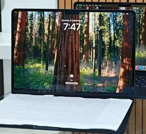 Photo - New Laptop Apple MacBook Air 2025 M4 13-Inch 16GB Apple M4 SSD 256GB