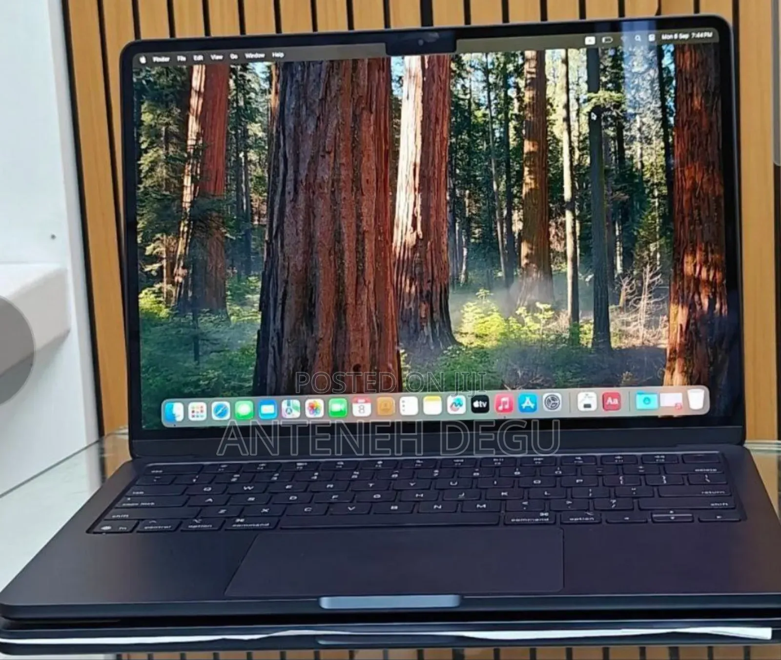 New Laptop Apple MacBook Air 2025 M4 13-Inch 16GB Apple M4 SSD 256GB