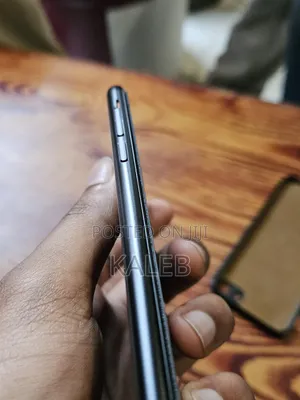 Apple iPhone SE (2020) 64 GB Black